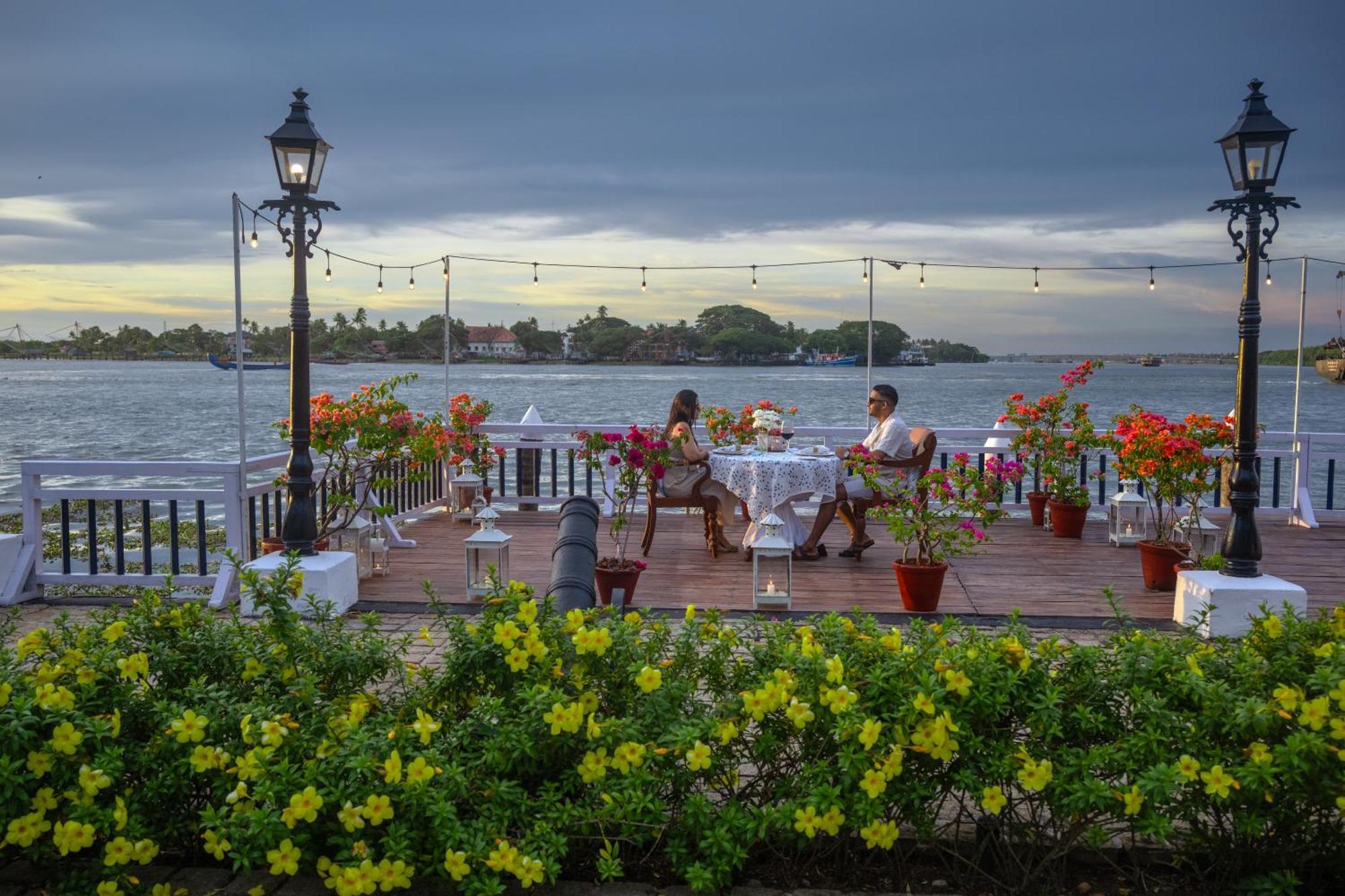 Hotel Brunton Boatyard - A Cgh Earth Experience Kochi Exterior foto