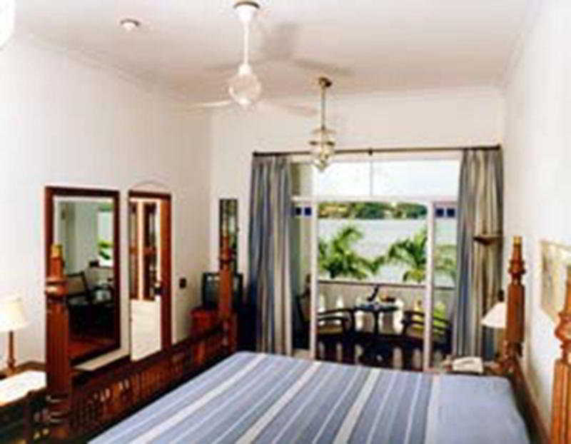 Hotel Brunton Boatyard - A Cgh Earth Experience Kochi Exterior foto